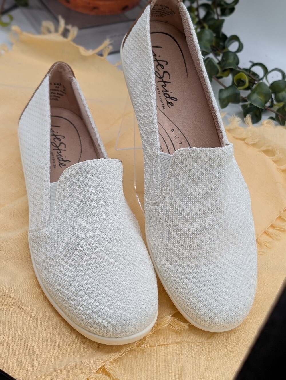 LifeStride Women's Next Level Slip-On Sneakers Cream Soft System® Package Size 8